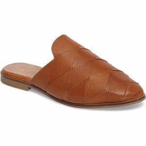 SEYCHELLES woven leather mule. Size 7.5